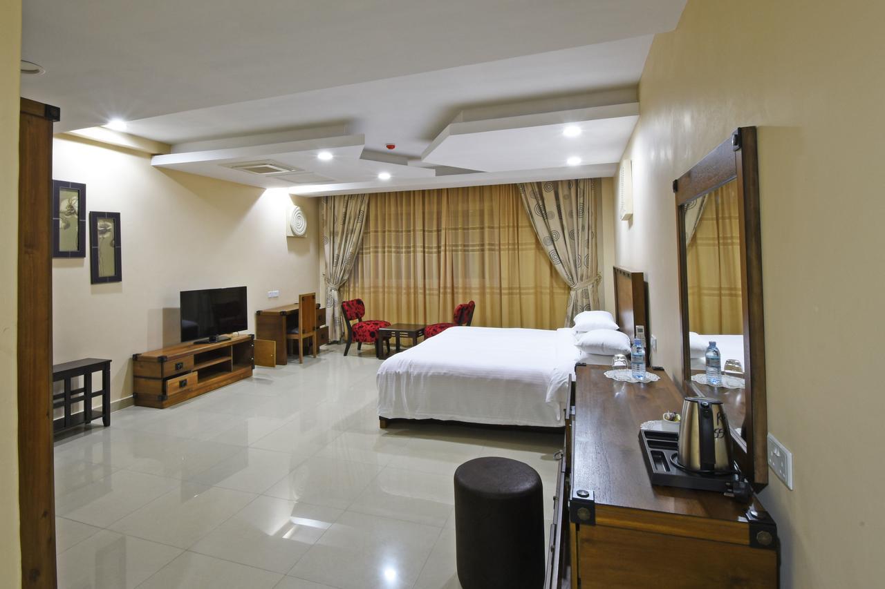 Imperial Golf View Hotel Entebbe Zewnętrze zdjęcie